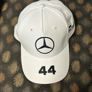 Mercedes Lewis Hamilton petronas hat